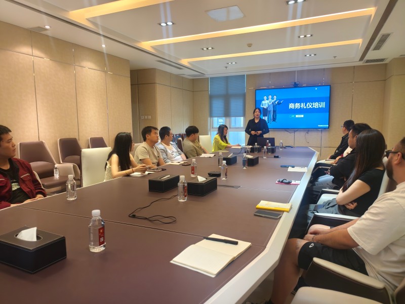 鼎盛文化新员工礼仪培训圆满举行